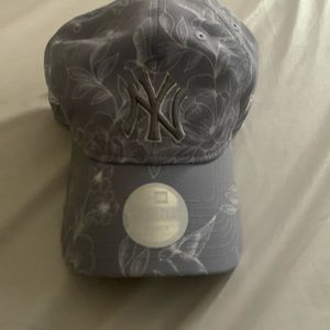 Woman’s New York Yankees SnapBack